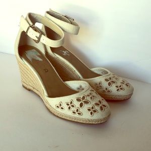 Unisa New Espadrilles Wedge Sandals Size 8